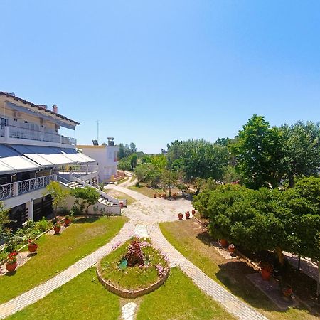 Aparthotel Filoxenia Nea Iraklia Exterior foto