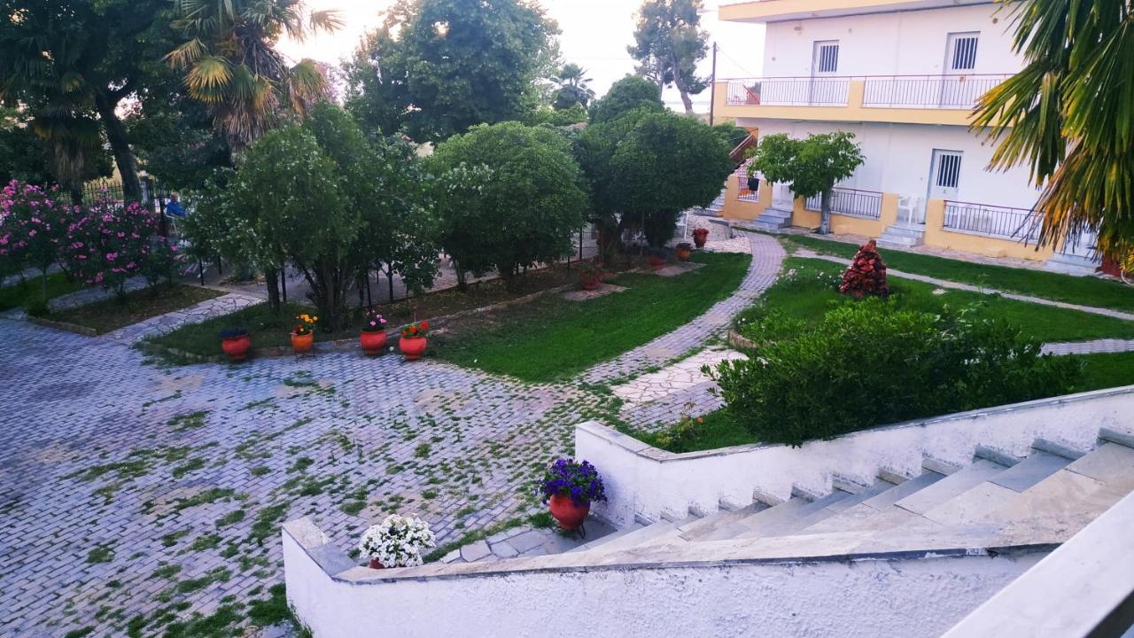 Aparthotel Filoxenia Nea Iraklia Exterior foto