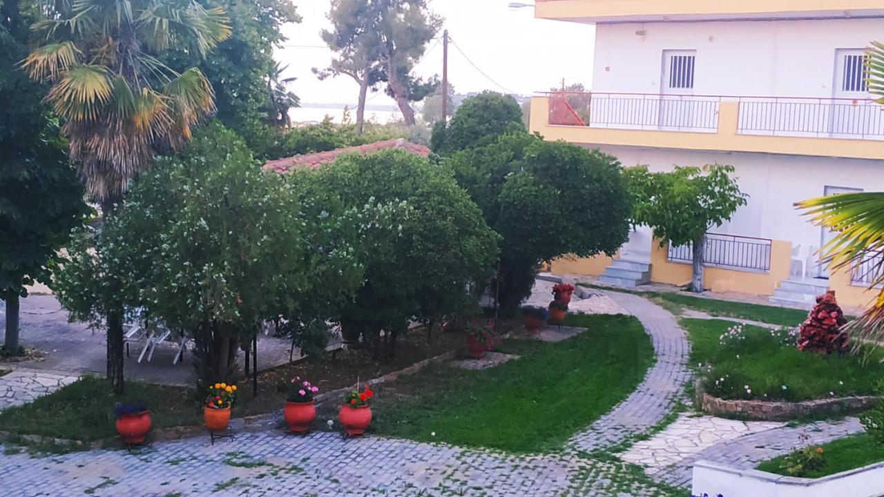 Aparthotel Filoxenia Nea Iraklia Exterior foto