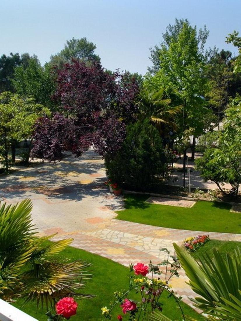 Aparthotel Filoxenia Nea Iraklia Exterior foto
