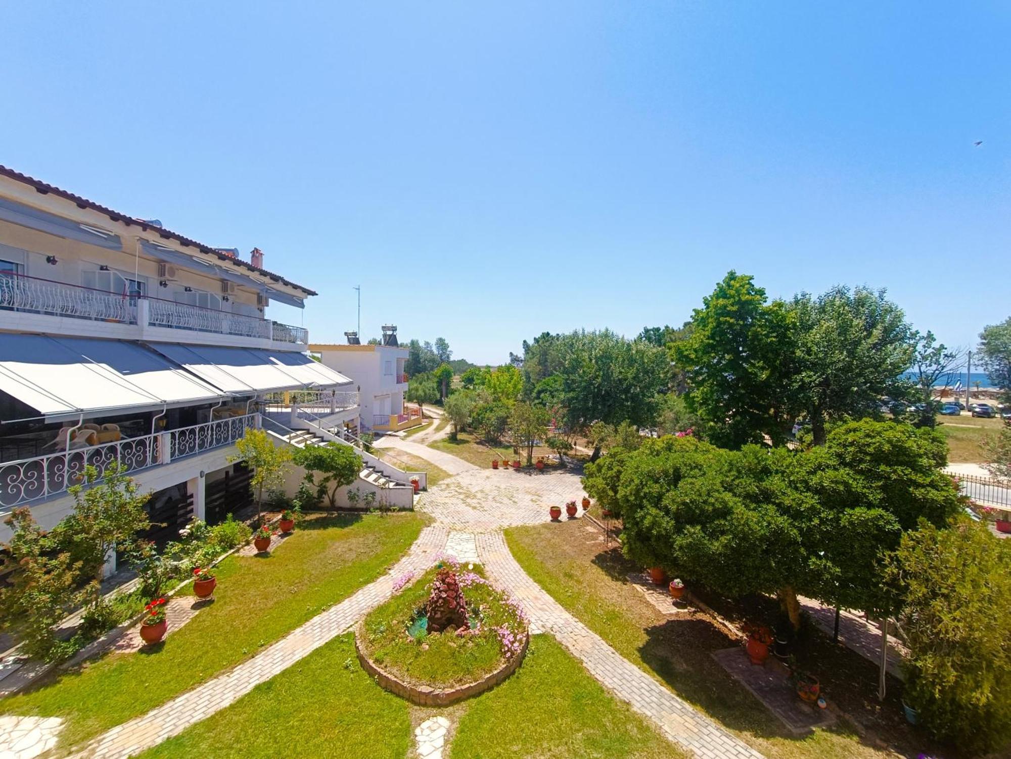Aparthotel Filoxenia Nea Iraklia Exterior foto