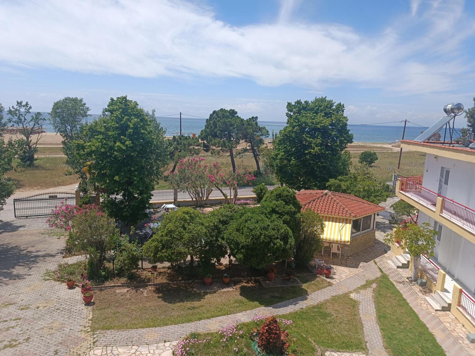 Aparthotel Filoxenia Nea Iraklia Exterior foto