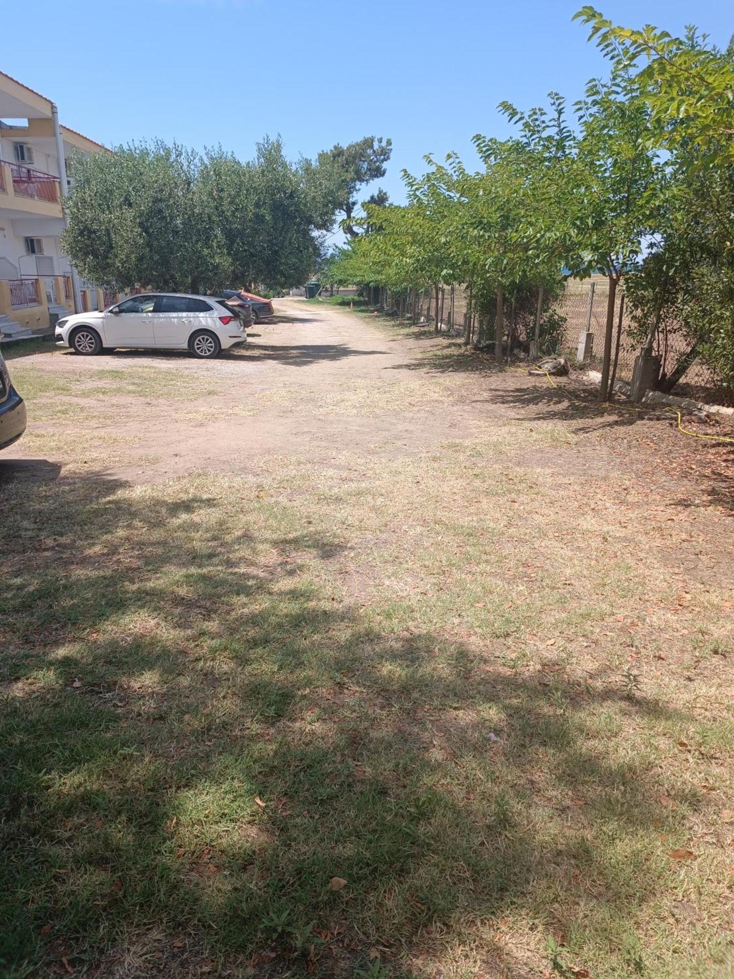 Aparthotel Filoxenia Nea Iraklia Exterior foto