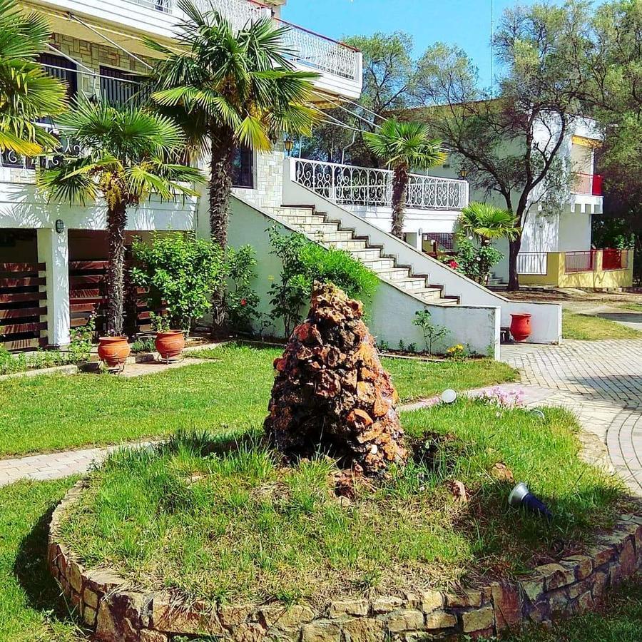 Aparthotel Filoxenia Nea Iraklia Exterior foto